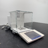 Mettler Toledo XSE105DU Analytical Balance image 0